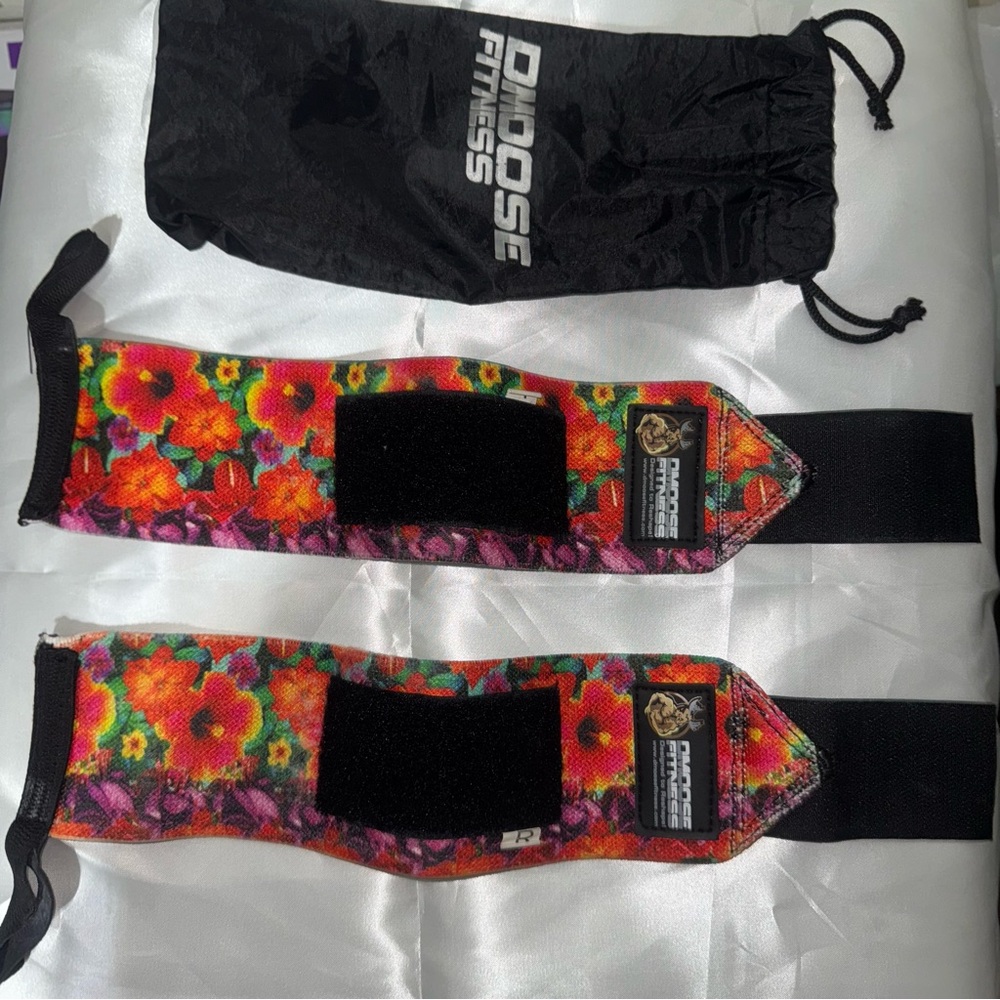 Dmoose fitness wristwraps for weightlifting